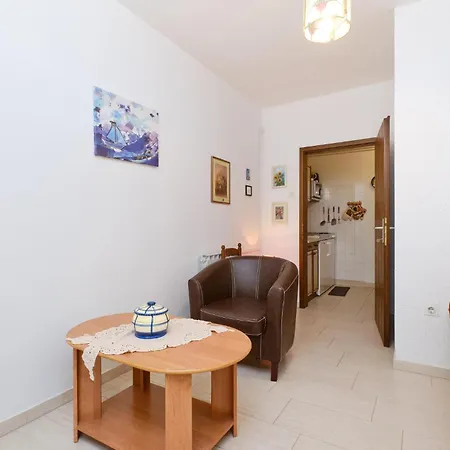 1 Bedroom In Artatore 아파트