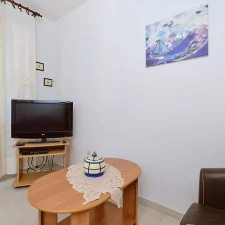 1 Bedroom In Artatore 아파트 Čunski