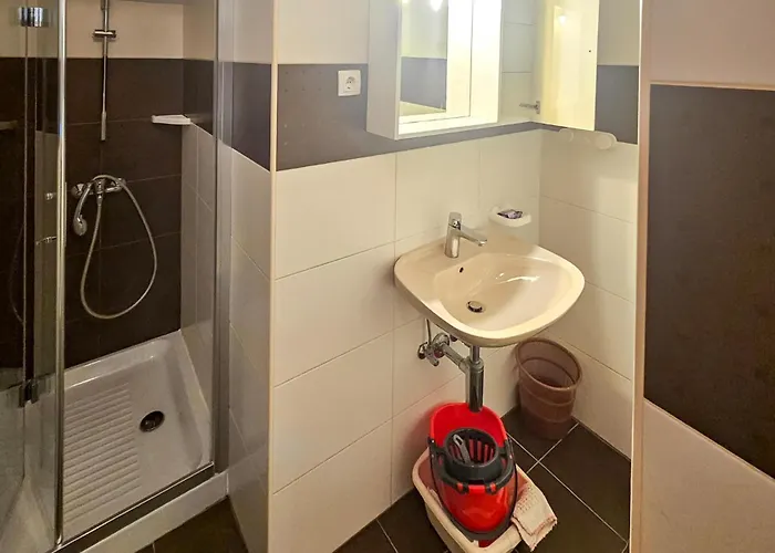 1 Bedroom Stunning In Artatore Apartment