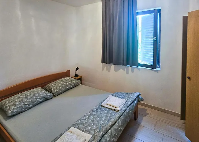 1 Bedroom Stunning In Artatore Apartment