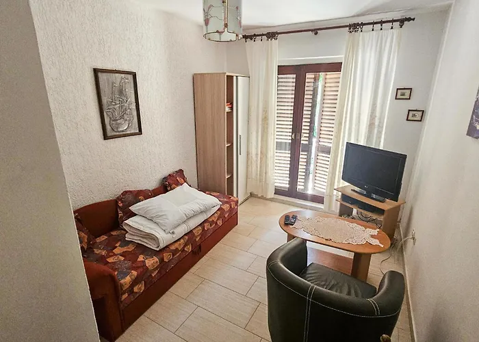 1 Bedroom Stunning In Artatore Apartment Cunski