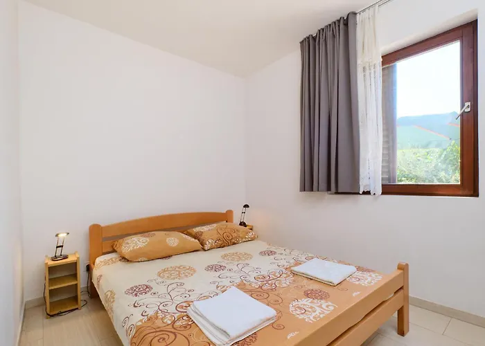 1 Bedroom Stunning In Artatore