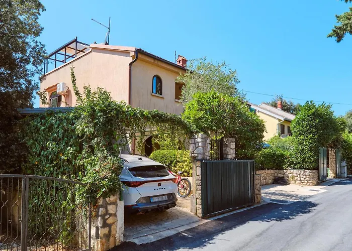 1 Bedroom Stunning In Artatore Cunski