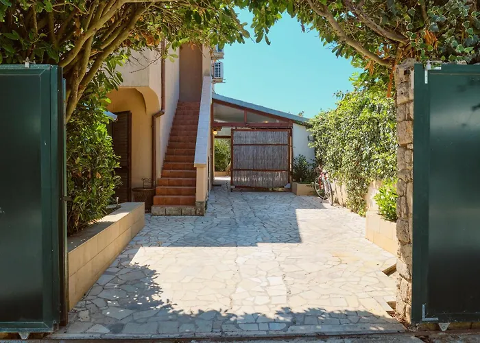 Apartment 1 Bedroom Stunning In Artatore